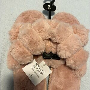 Pale pink slippers size small 5-6